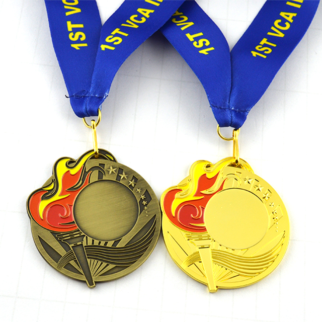 Висококачествен 2D издълбан дизайн Покритие от златни ленти Персонализиран евтин метален медал от цинкова сплав (2)