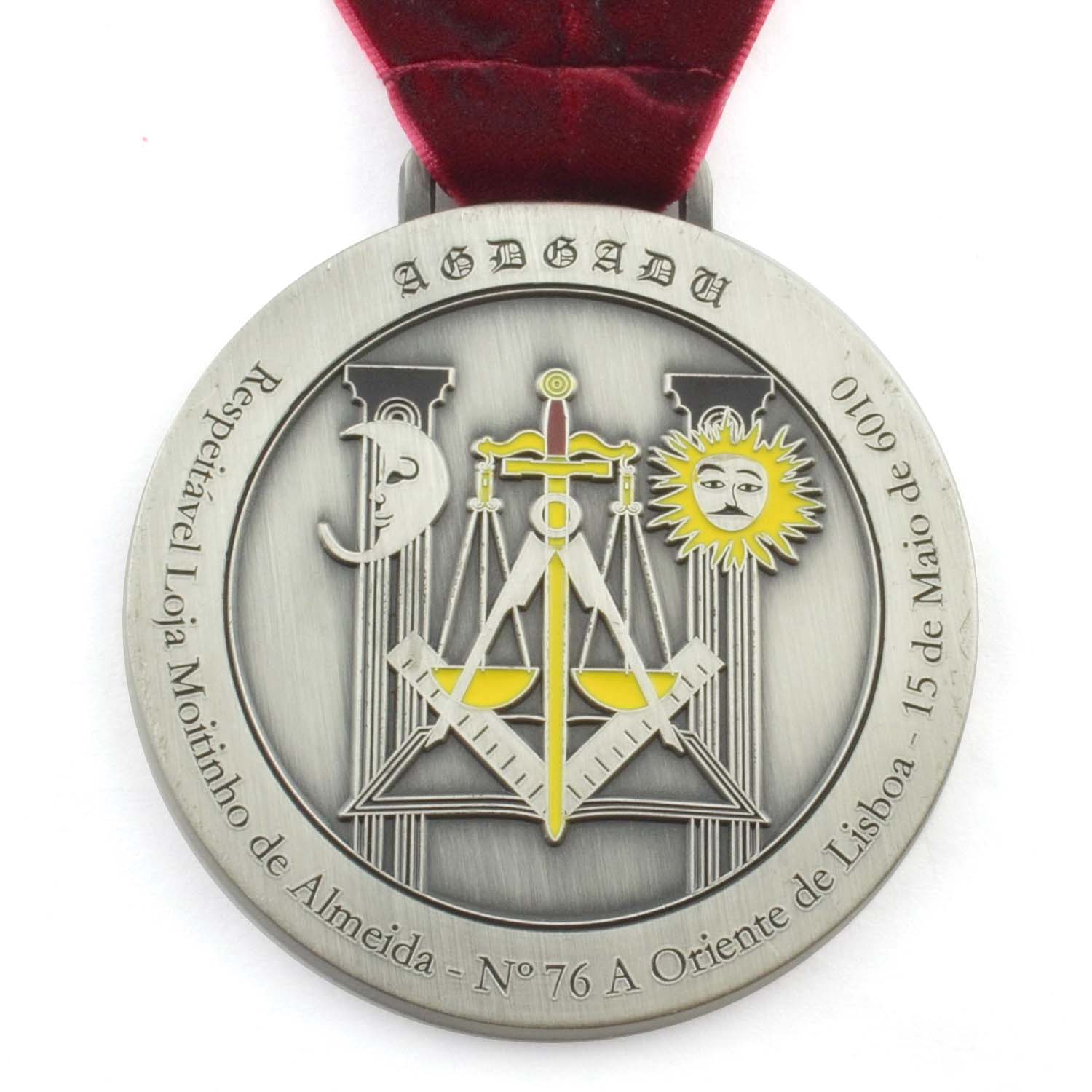 Grousshandel Benotzerdefinéiert Bëlleg Bulk antike Gold a Sëlwer reliéis Medaille mat Bändchen (6)